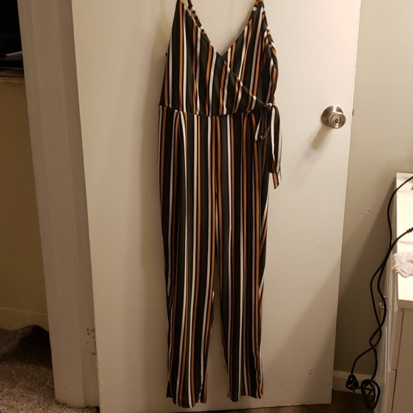 Charlotte Russe Pants - Adorable pant romper!